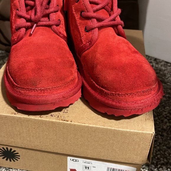 Uggs - Picture 2 of 4